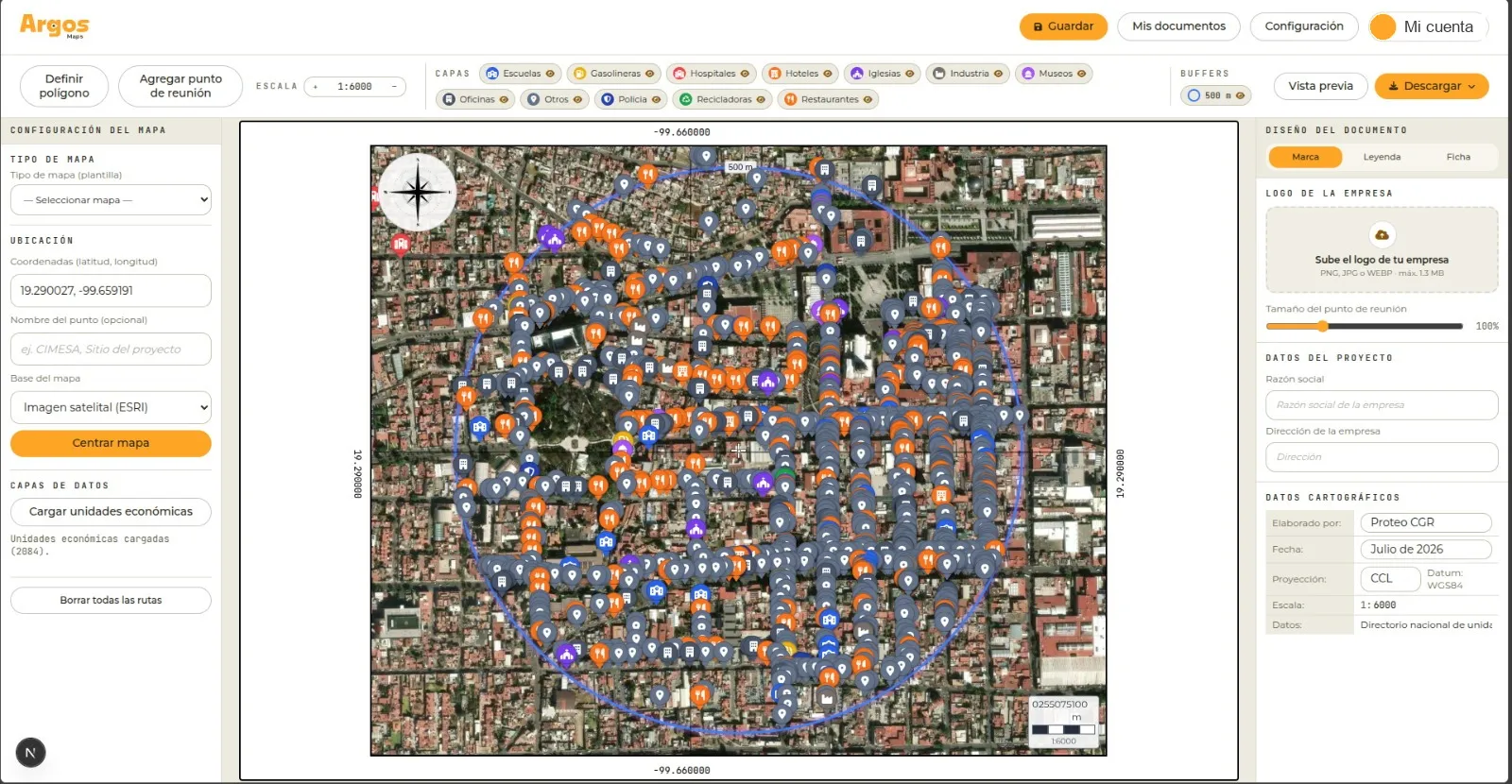 Pantalla de trabajo de Argos Map’s: sobre imagen satelital, 2 084 unidades económicas del DENUE clasificadas por giro dentro de un radio de 500 metros, con los paneles de configuración del mapa y de diseño del documento a los lados.